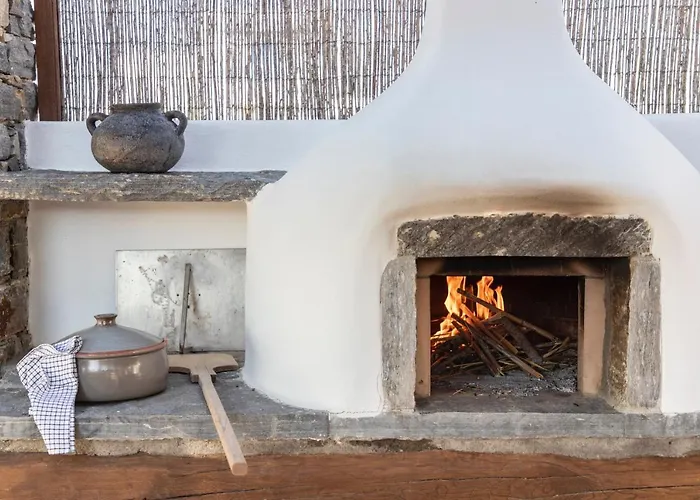 Aqua Breeze Villas On The Beach Plaka 